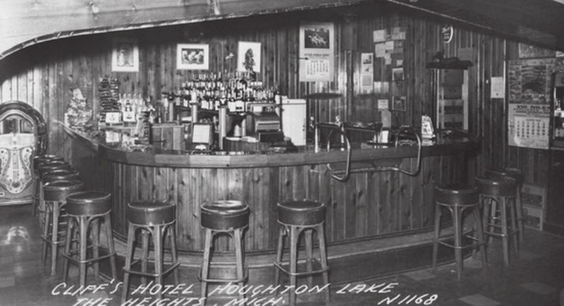 Cliffs Hotel (Heights Inn) - From Houghton Lake Book Written By Deborah Gouin